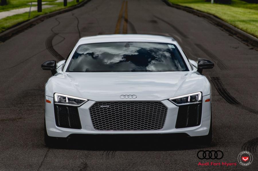  Audi R8 V10 on Vossen Wheels (HC-1) 2017 года  (фото 5 из 20)